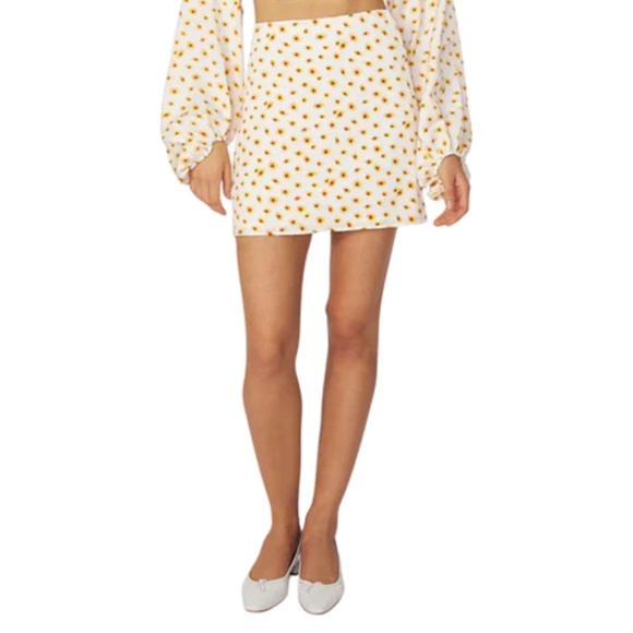 WeWoreWhat Dresses & Skirts - WeWoreWhat NWT Womens White Floral Sunflower Slip Miniskirt msrp $69 medium
